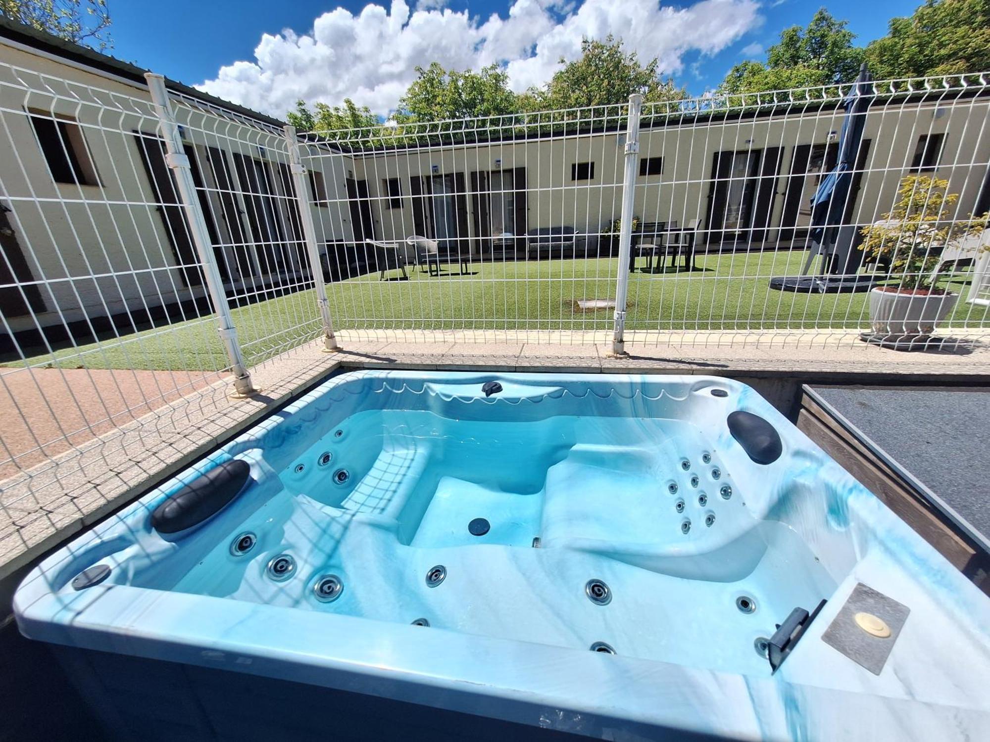Hotel Le Connetable Saint-Bonnet-en-Champsaur Exterior photo