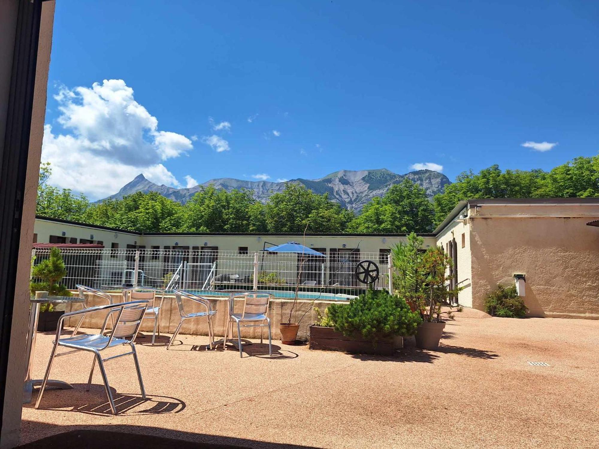 Hotel Le Connetable Saint-Bonnet-en-Champsaur Exterior photo